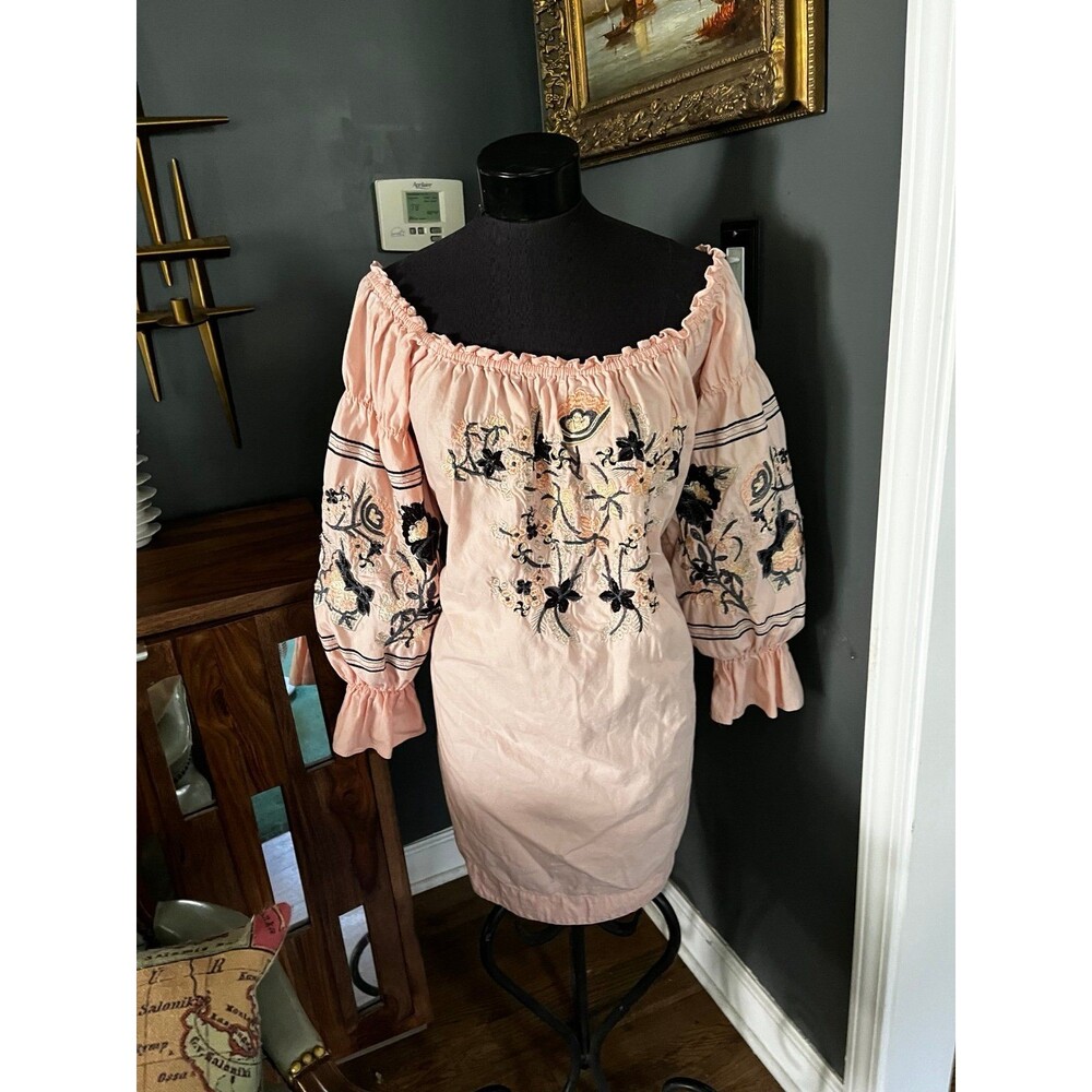 Free People Light Pink Embroidered Off Shoulder Mini Dress sz M Cottage Core